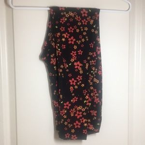 NWOT Lularoe OS leggings